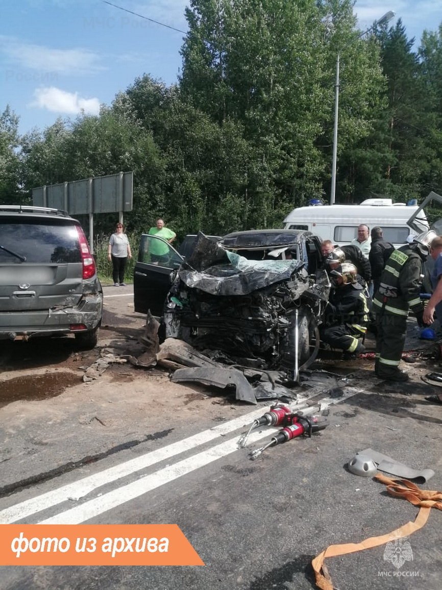 Спасатели Ленинградской области приняли участие в ликвидации последствий ДТП в Выборгском районе